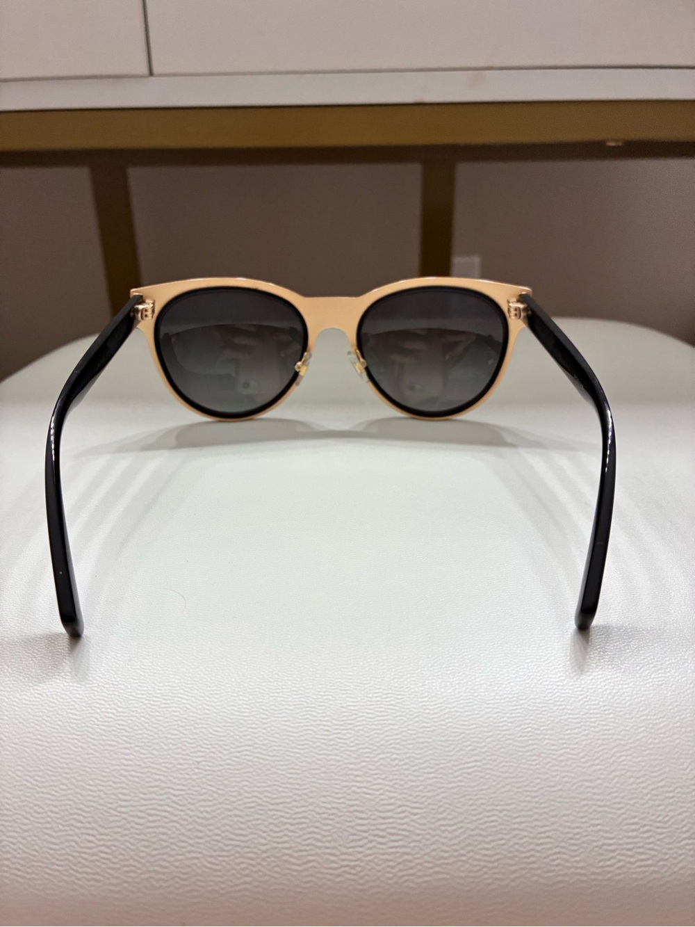 Versace Black and Gold Cat-Eye Sunglasses NEW - Picture 4 of 6